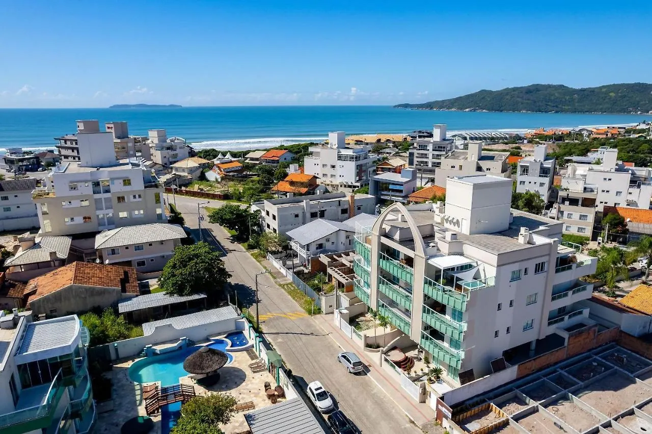 Confortavel Apto Para Familias Pertinho Da Praia Bombinhas